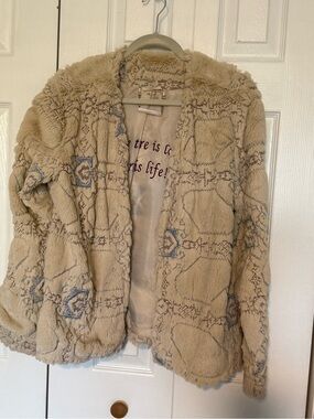 Beige Faux Fur Patterned Women’s Jacket; perfect. Tag still wrapped